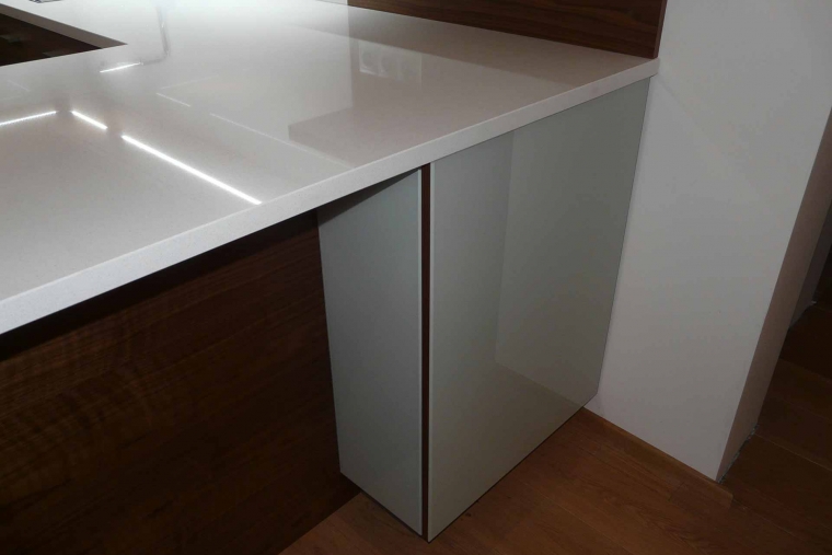 Technistone Crystal Pollar White detail