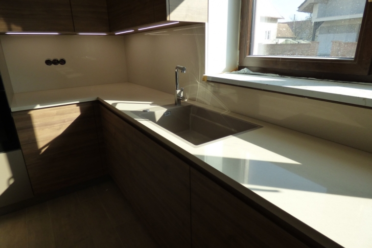 Technistone Crystal Royal svetlo