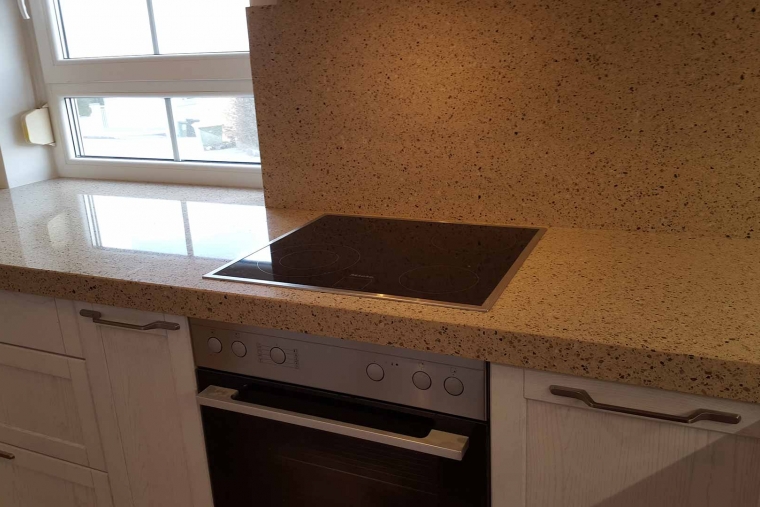 Technistone Crystal Sahara povrch