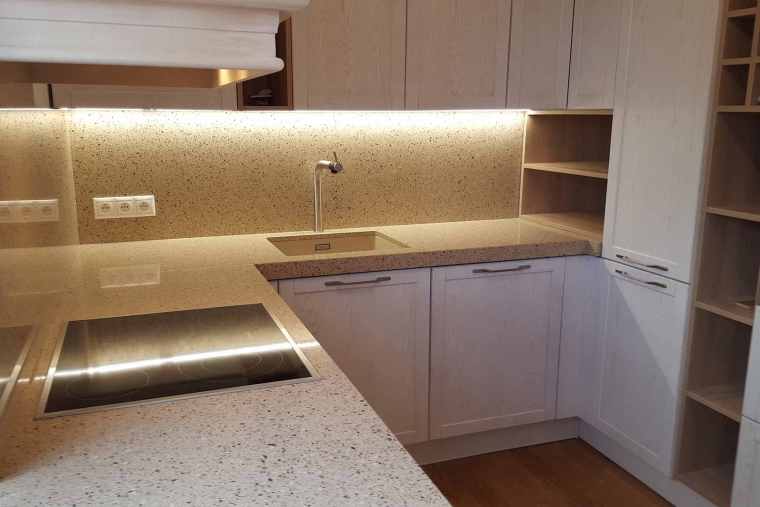 Technistone Crystal Sahara montáž